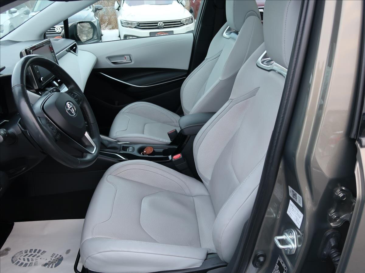 Toyota Corolla Kombi 2,0 l 132 kw