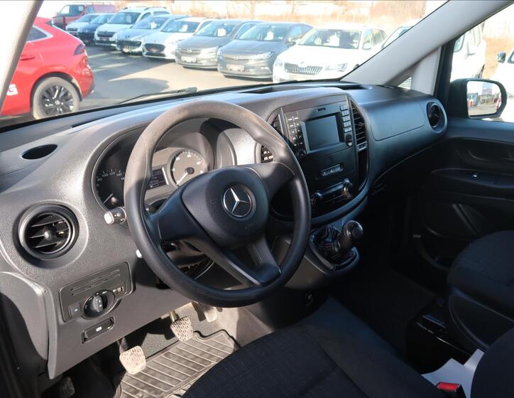 Mercedes-Benz Vito 9