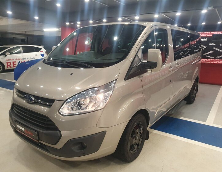 Ford Tourneo Custom Kombi 2,2 l 92 kw