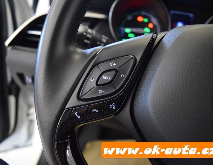 Toyota C-HR Hatchback 1,8 l 0