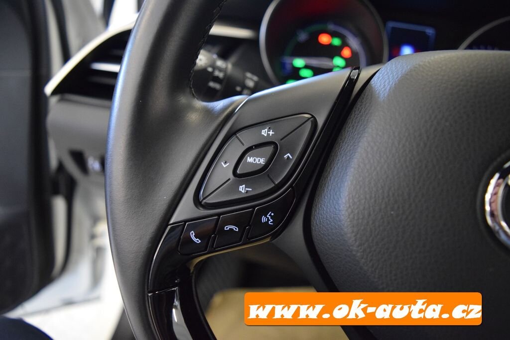 Toyota C-HR Hatchback 1,8 l 0