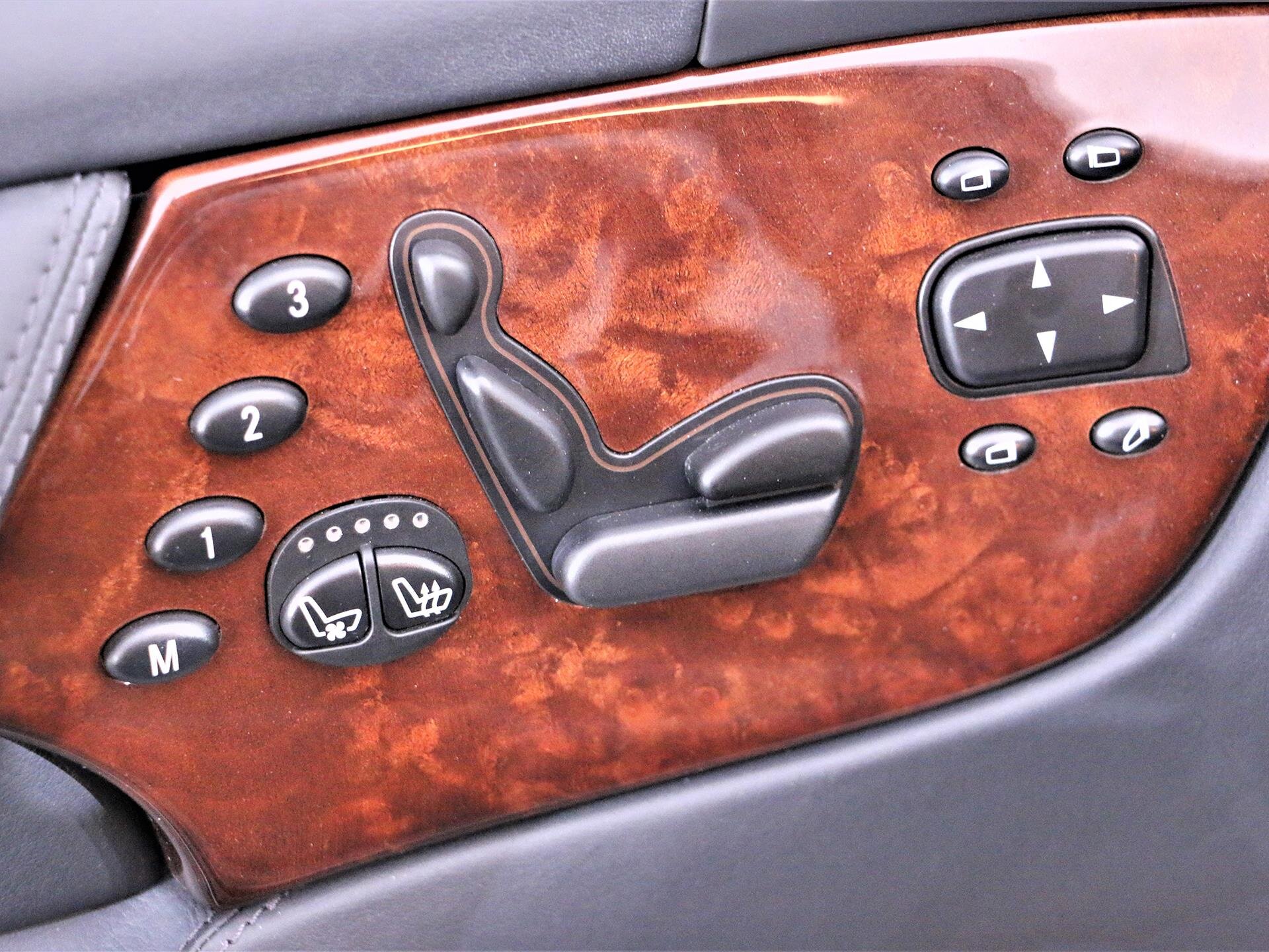 Mercedes-Benz CL Kupé 5,4 l 265 kw