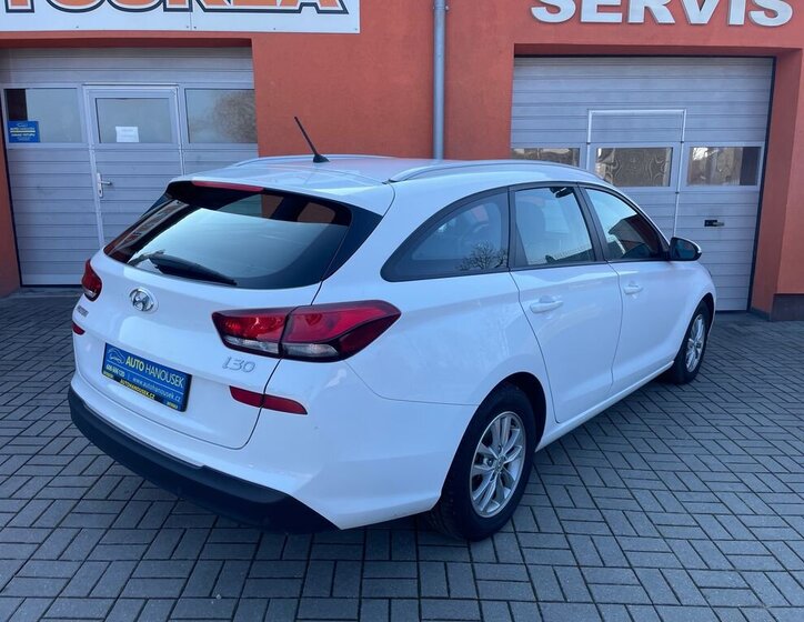 Hyundai i30 Kombi 1,6 l 85 kw