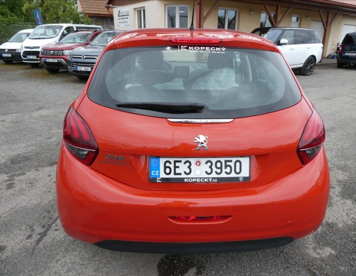 Peugeot 208 Hatchback 1,2 l 61 kw