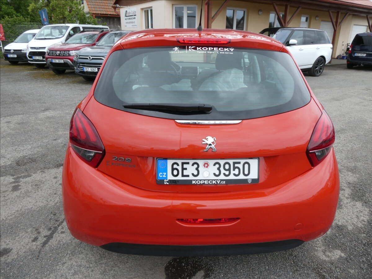 Peugeot 208 Hatchback 1,2 l 61 kw