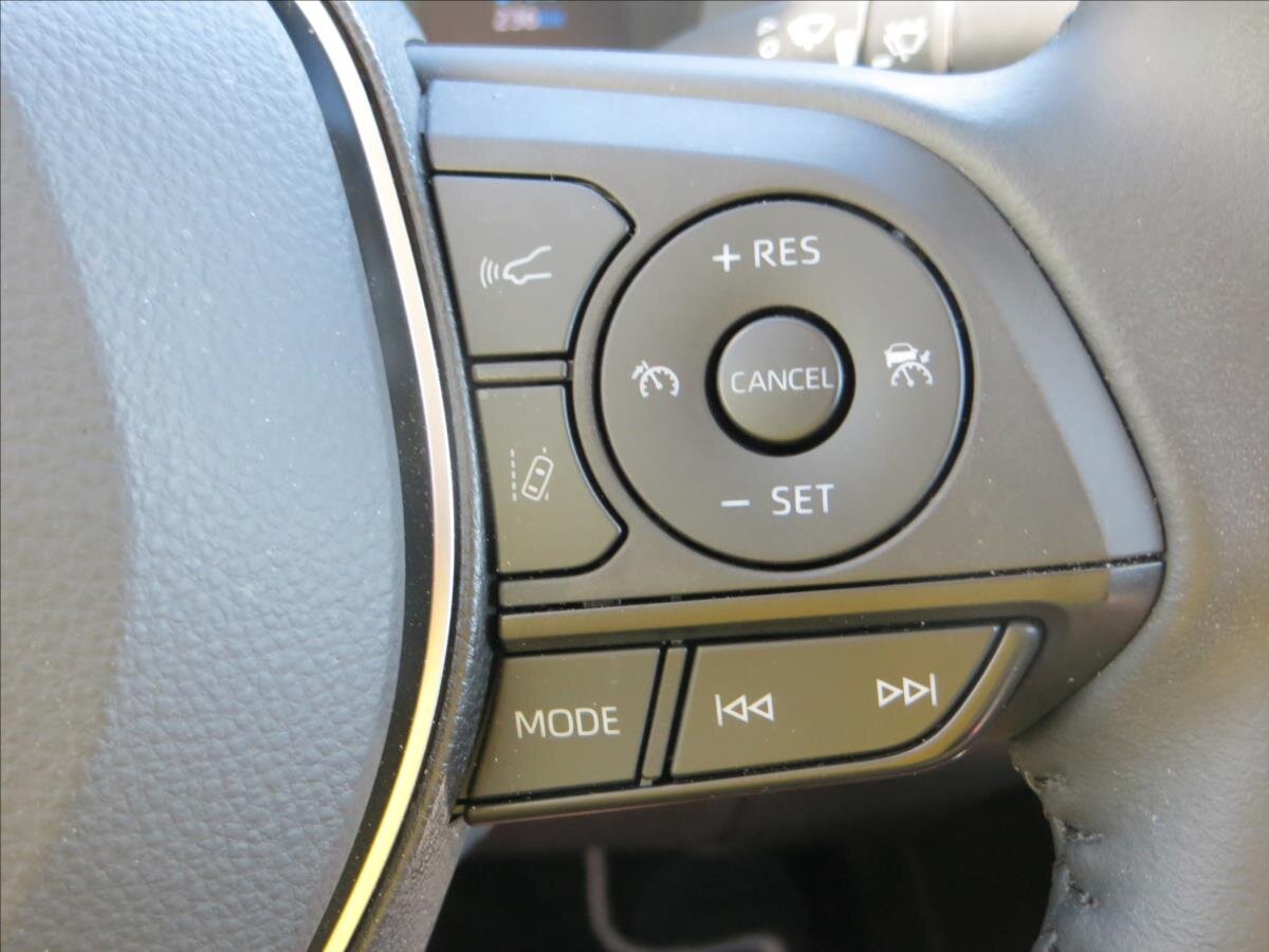 Toyota Corolla Sedan / Limuzína 1,8 l 72 kw