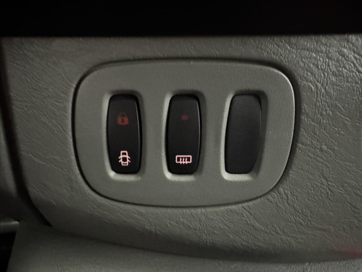 Opel Vivaro Kombi 2,5 l 107 kw