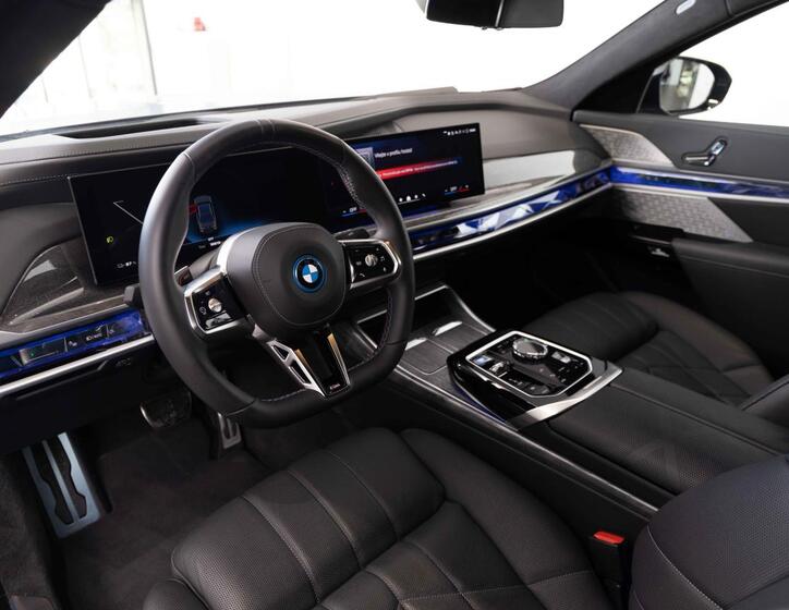 BMW i7 11