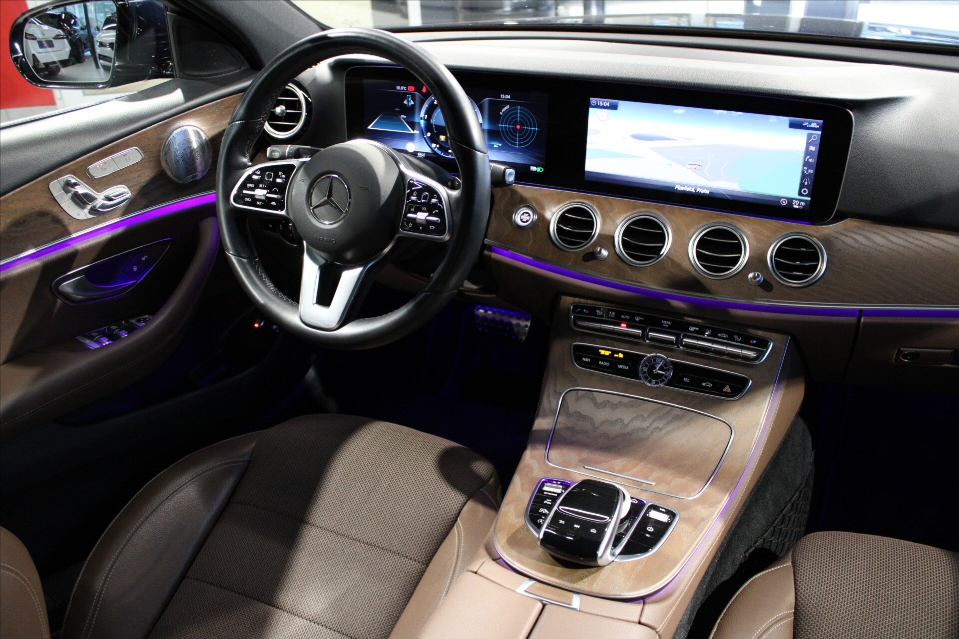 Mercedes-Benz Třídy E Sedan / Limuzína 1,6 l 118 kw