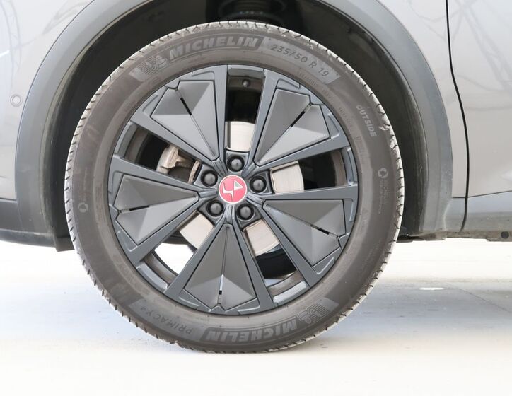 DS Automobiles DS7 Crossback 10