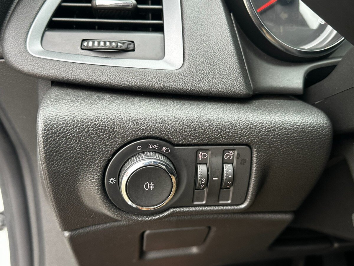 Opel Astra Hatchback 1,6 l 85 kw