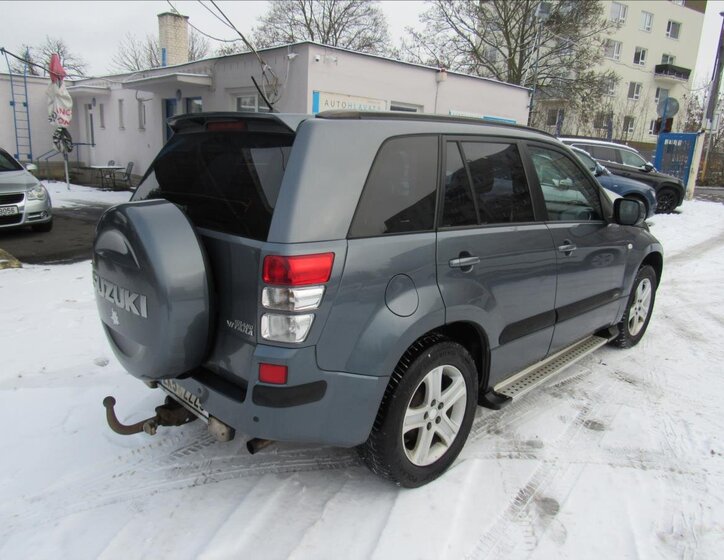 Suzuki Grand Vitara SUV 2,0 l 103 kw