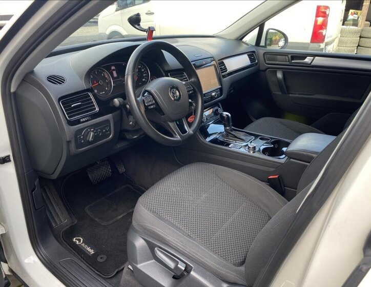 Volkswagen Touareg 11