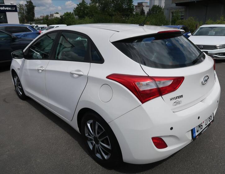 Hyundai i30 4