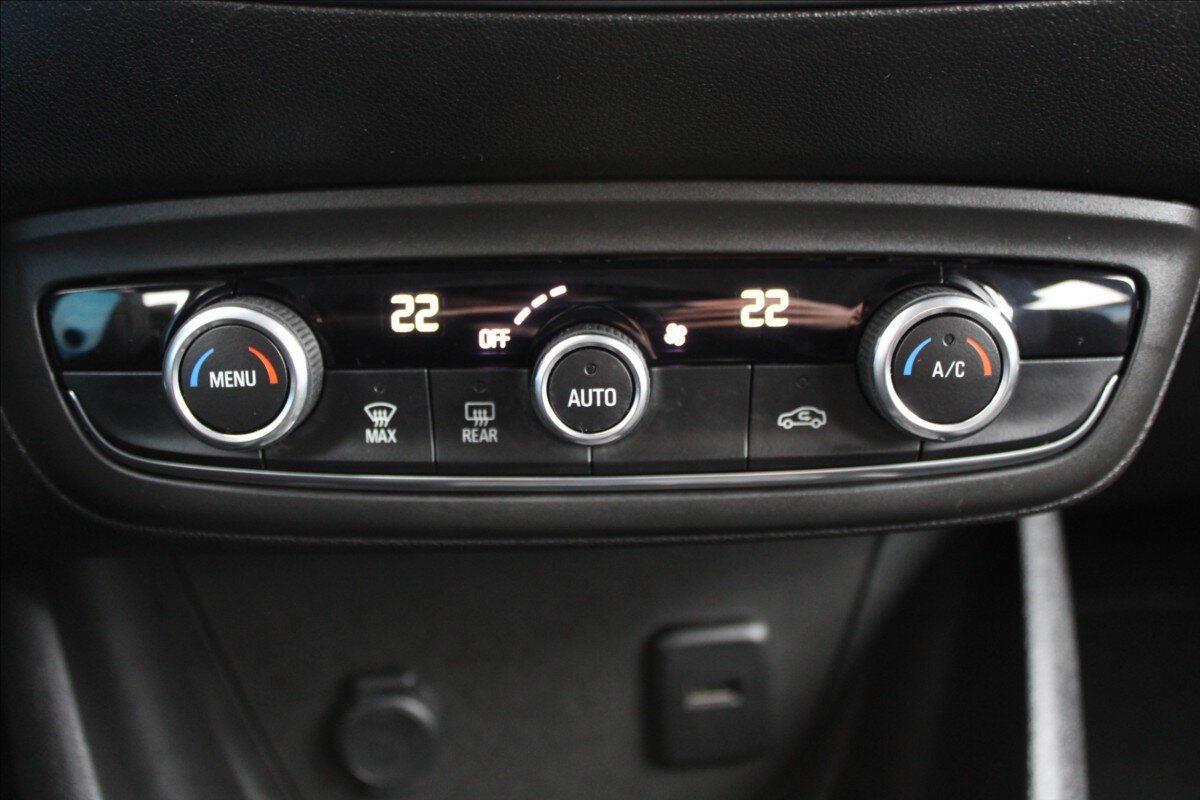 Opel Crossland X SUV / Terénní 1,2 l 81 kw