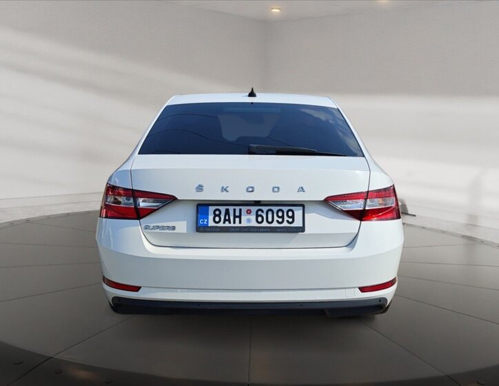 Škoda Superb Liftback 2,0 l 110 kw
