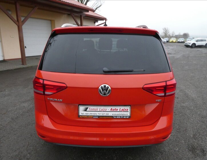 Volkswagen Touran 8