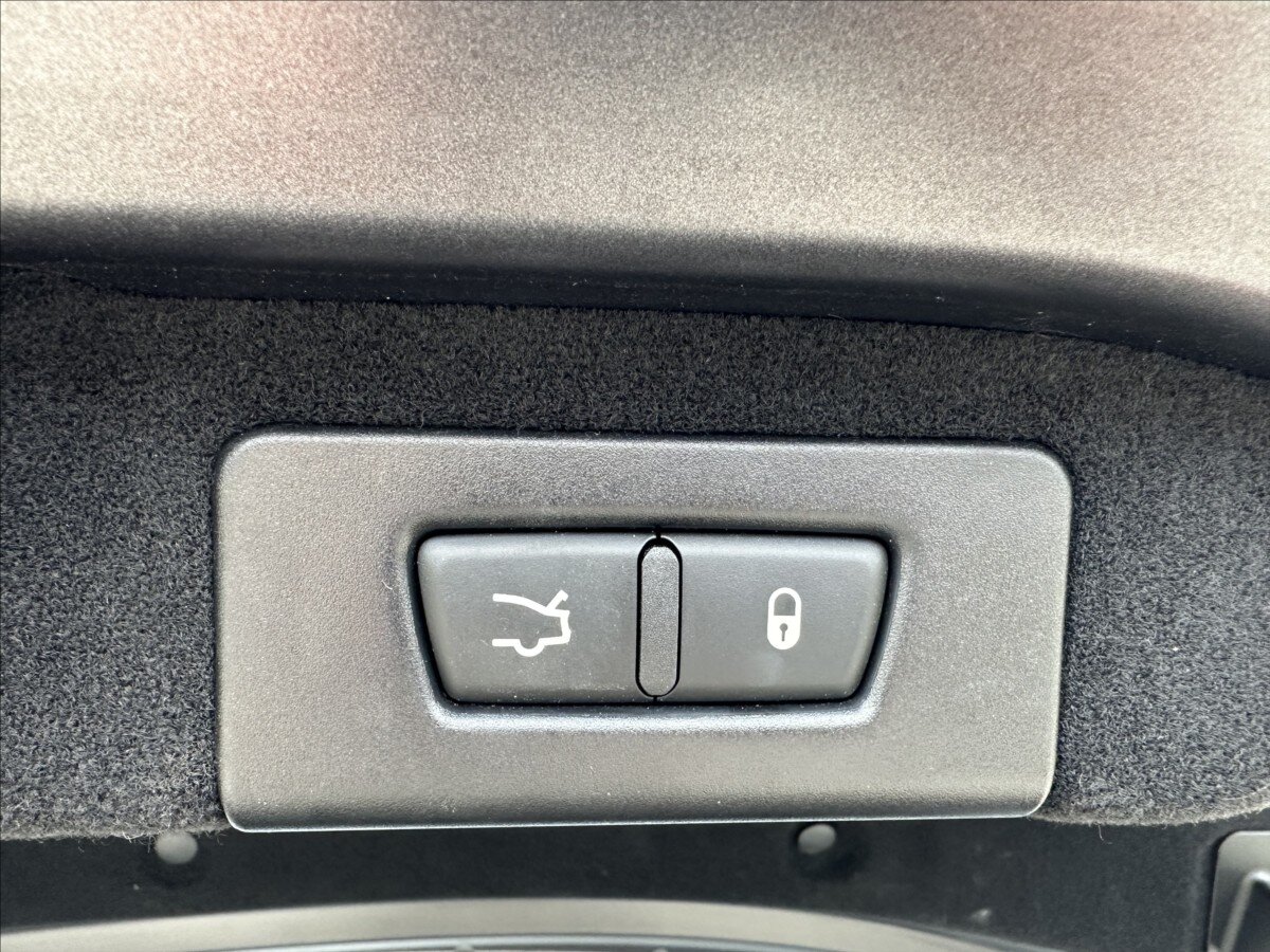 Maserati Ghibli Sedan 3,0 l 316 kw