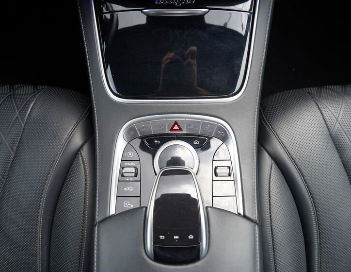 Mercedes-Benz Třídy S 77