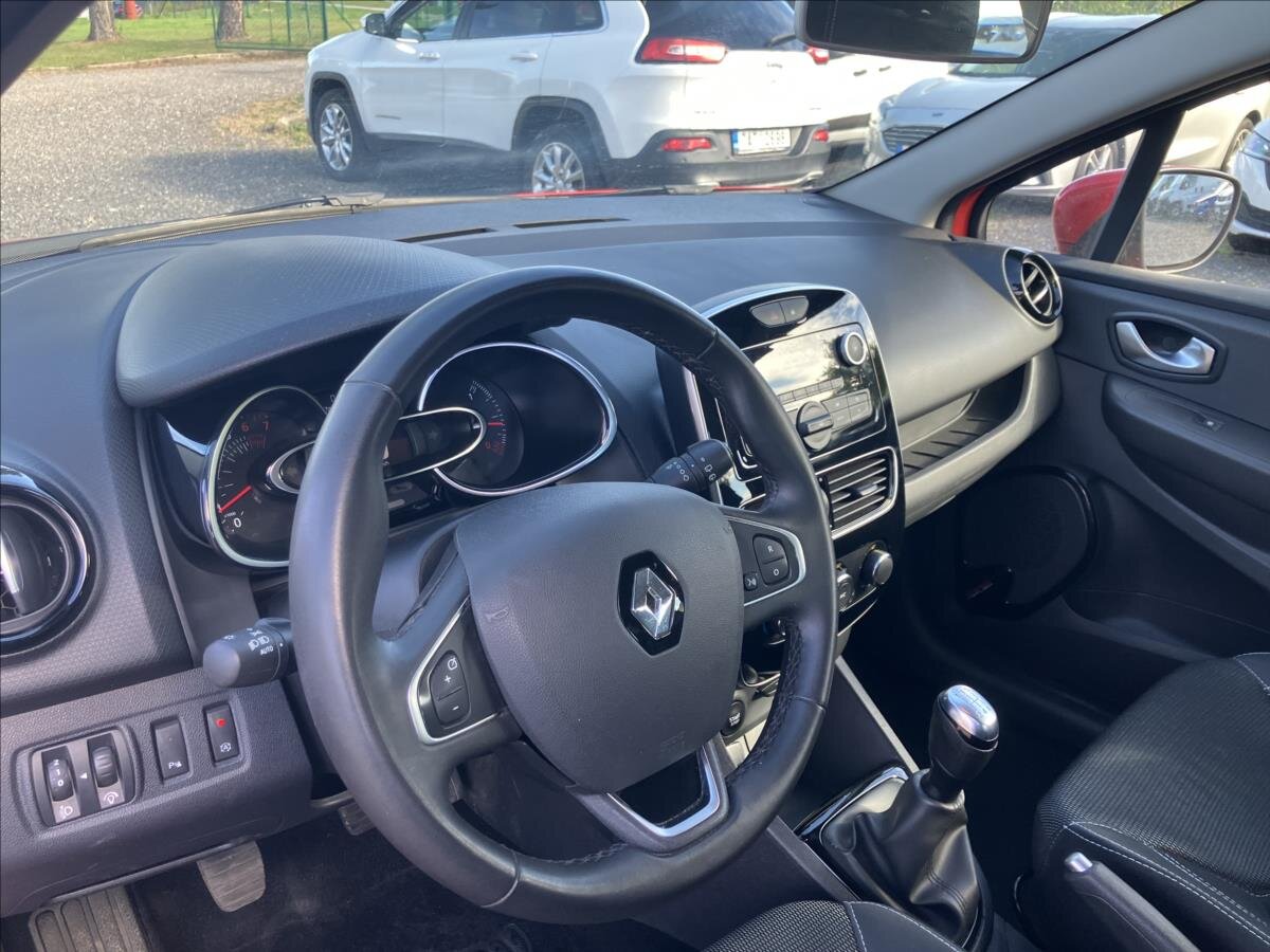 Renault Clio Hatchback 898,0 56 kw