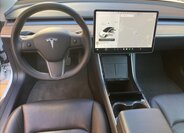 Tesla Model 3 Sedan 0,0 208 kw