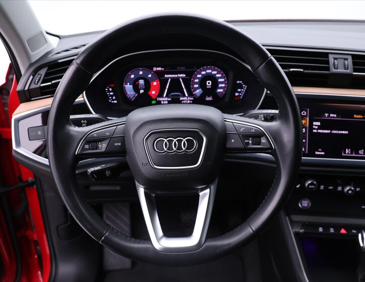 Audi Q3 SUV / Terénní 2,0 l 110 kw