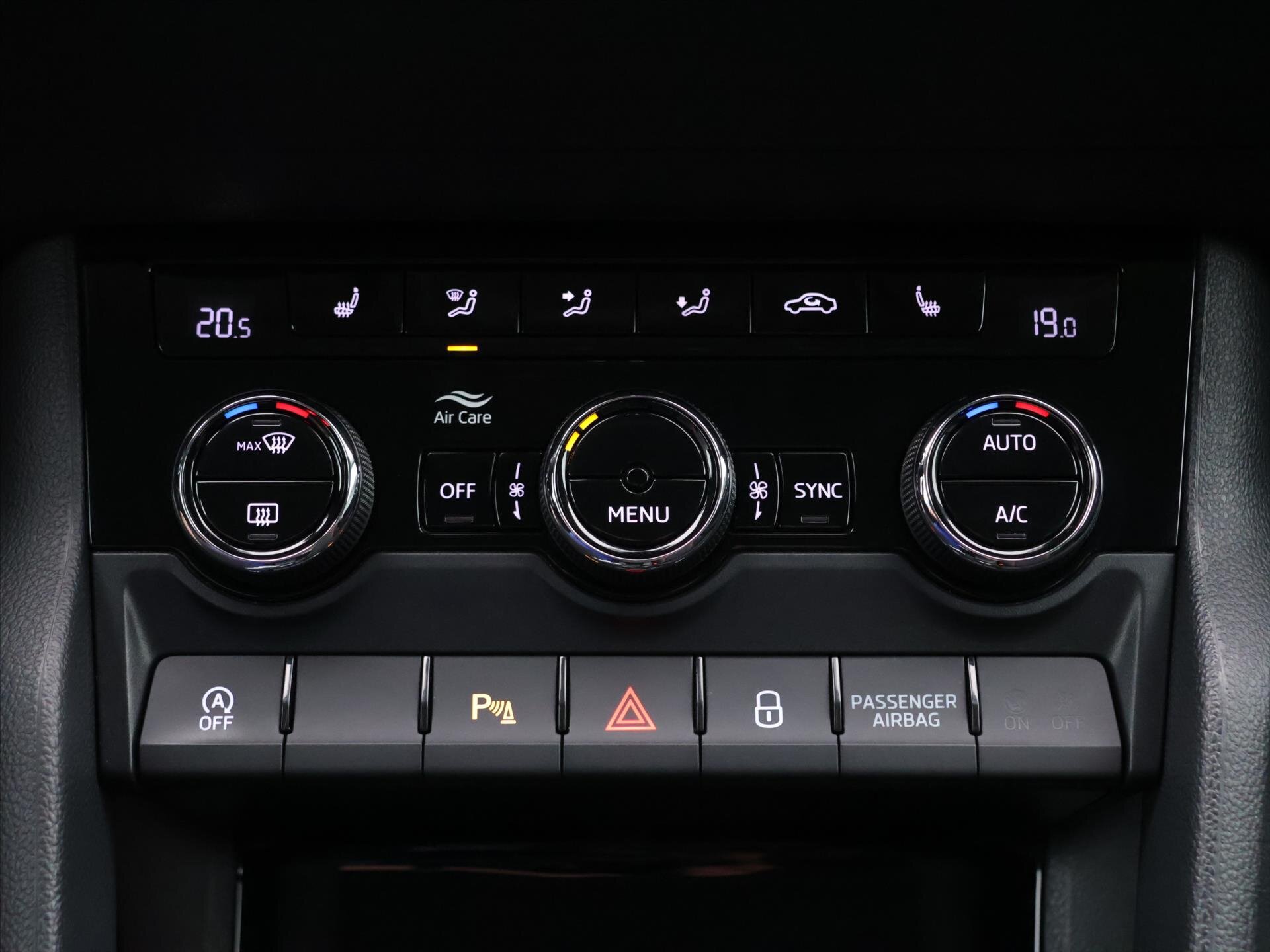 Škoda Karoq SUV / Terénní 2,0 l 110 kw