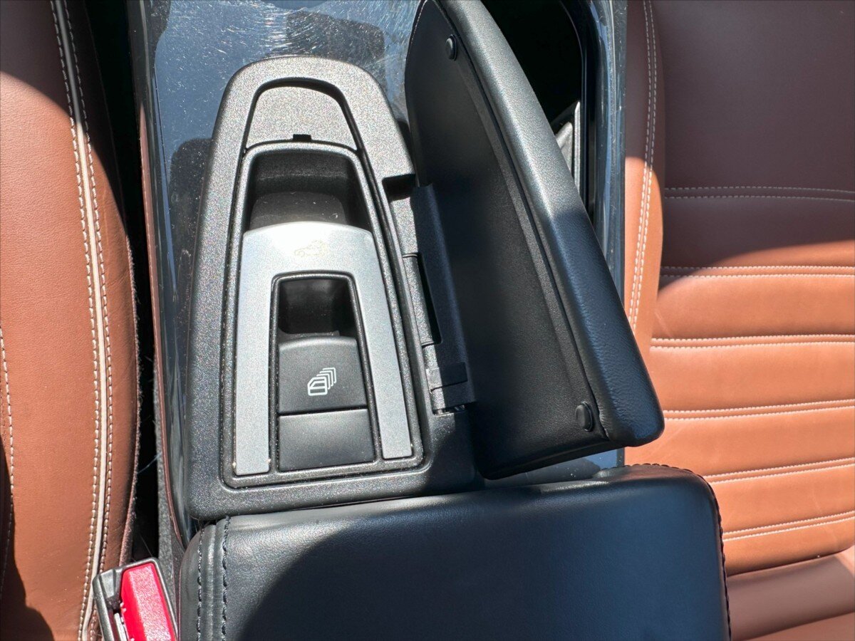 Mercedes-Benz SLC Kabriolet 3,0 l 270 kw