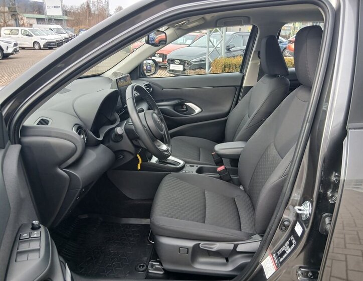 Toyota Yaris Cross 10