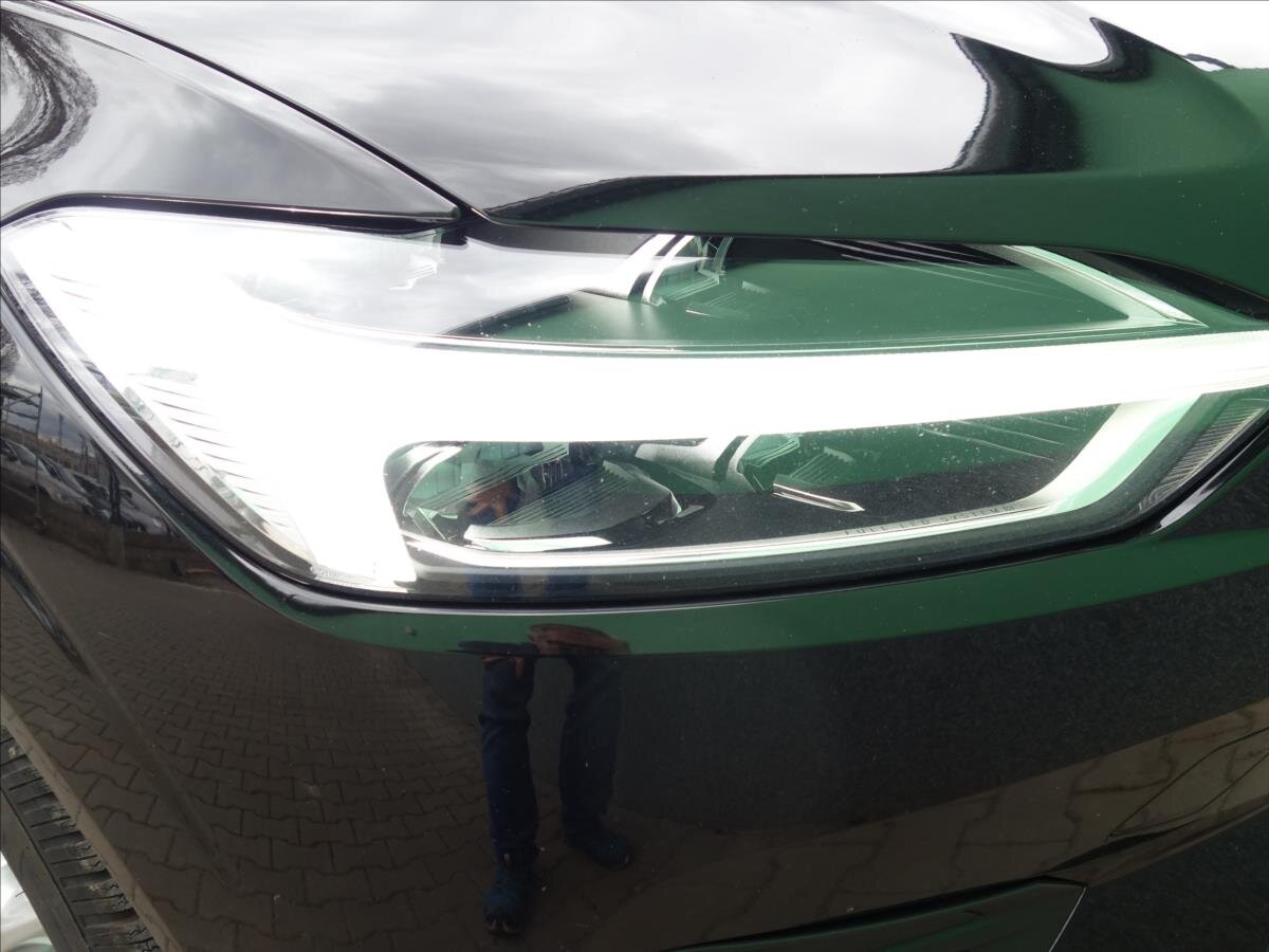 Volvo XC60 SUV / Terénní 2,0 l 110 kw