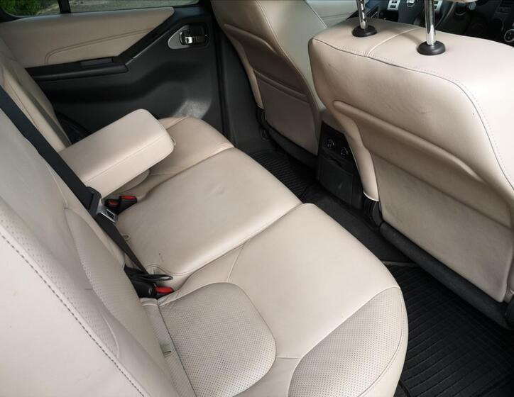 Nissan Pathfinder 14