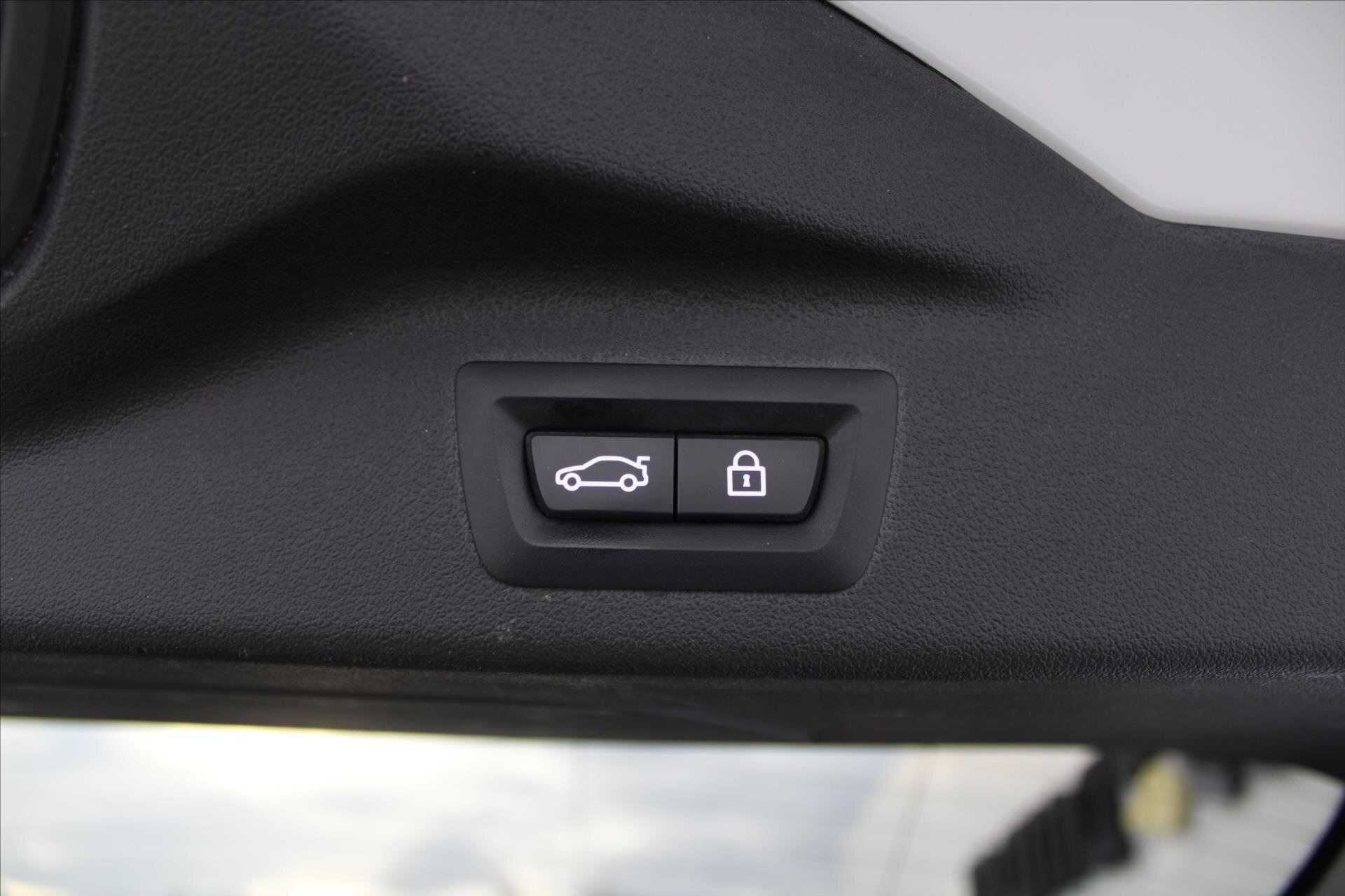 BMW X7 SUV 4,4 l 390 kw