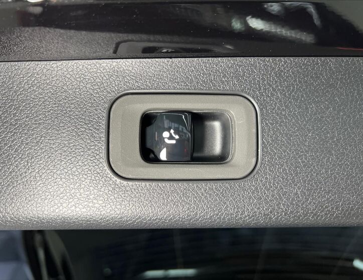 Mercedes-Benz Třídy E 33