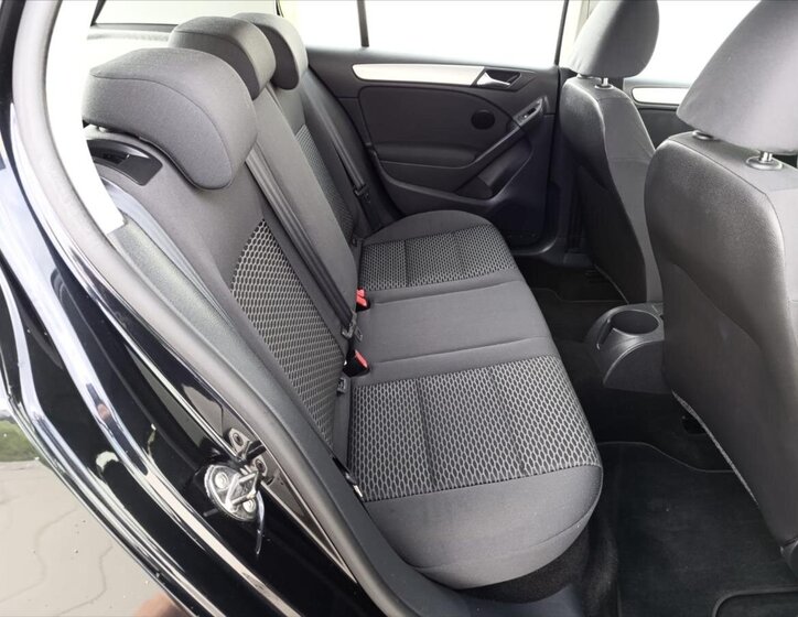 Volkswagen Golf Hatchback 1,6 l 77 kw