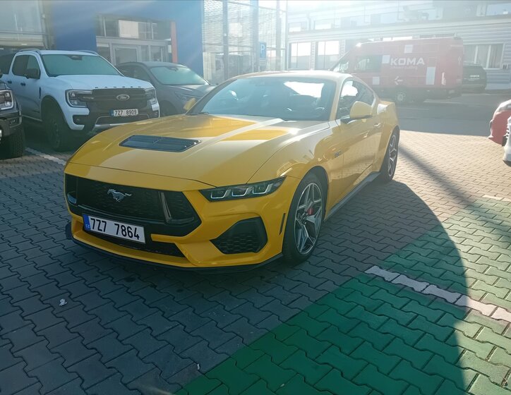 Ford Mustang Kupé 5,0 l 328 kw