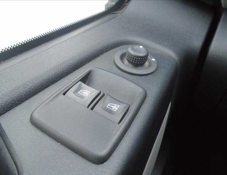 Renault Trafic 13