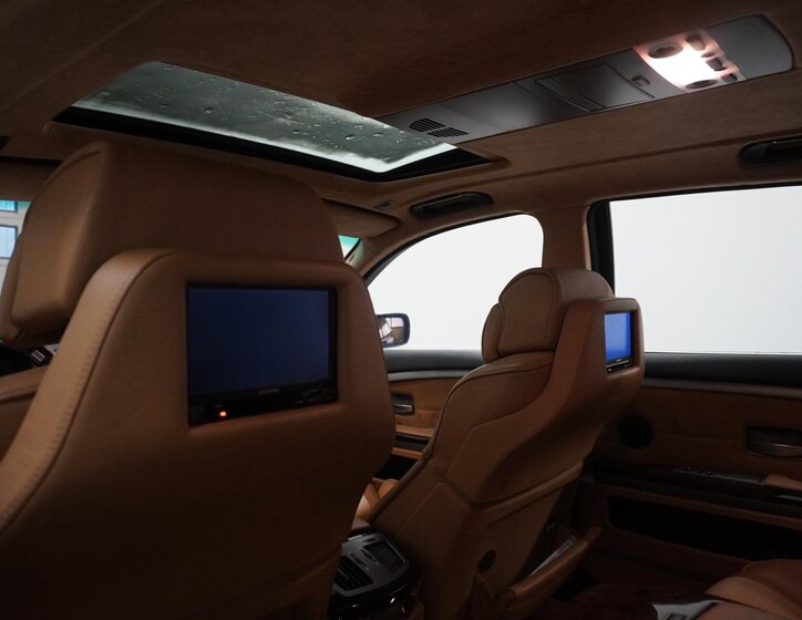 BMW Řada 7 Sedan 6,0 l 327 kw