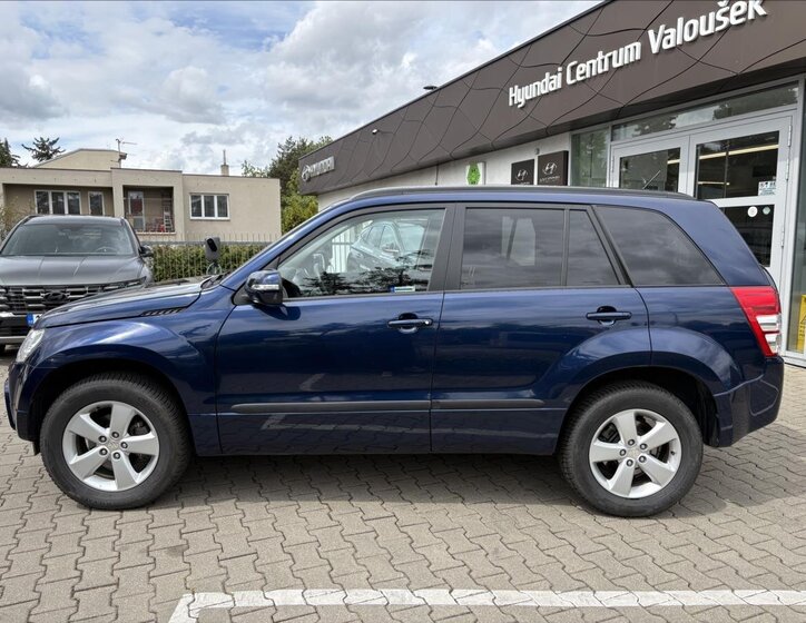 Suzuki Grand Vitara SUV / Terénní 2,4 l 124 kw