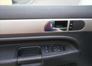 Volkswagen Touareg 12