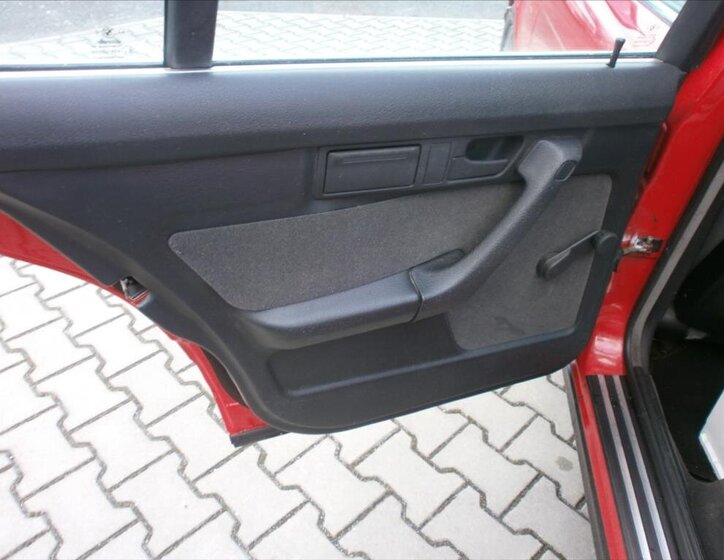 BMW Řada 5 Sedan 2,5 l 105 kw