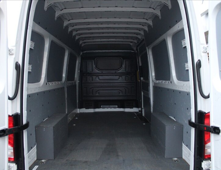 Volkswagen Crafter Skříň 2,0 l 103 kw
