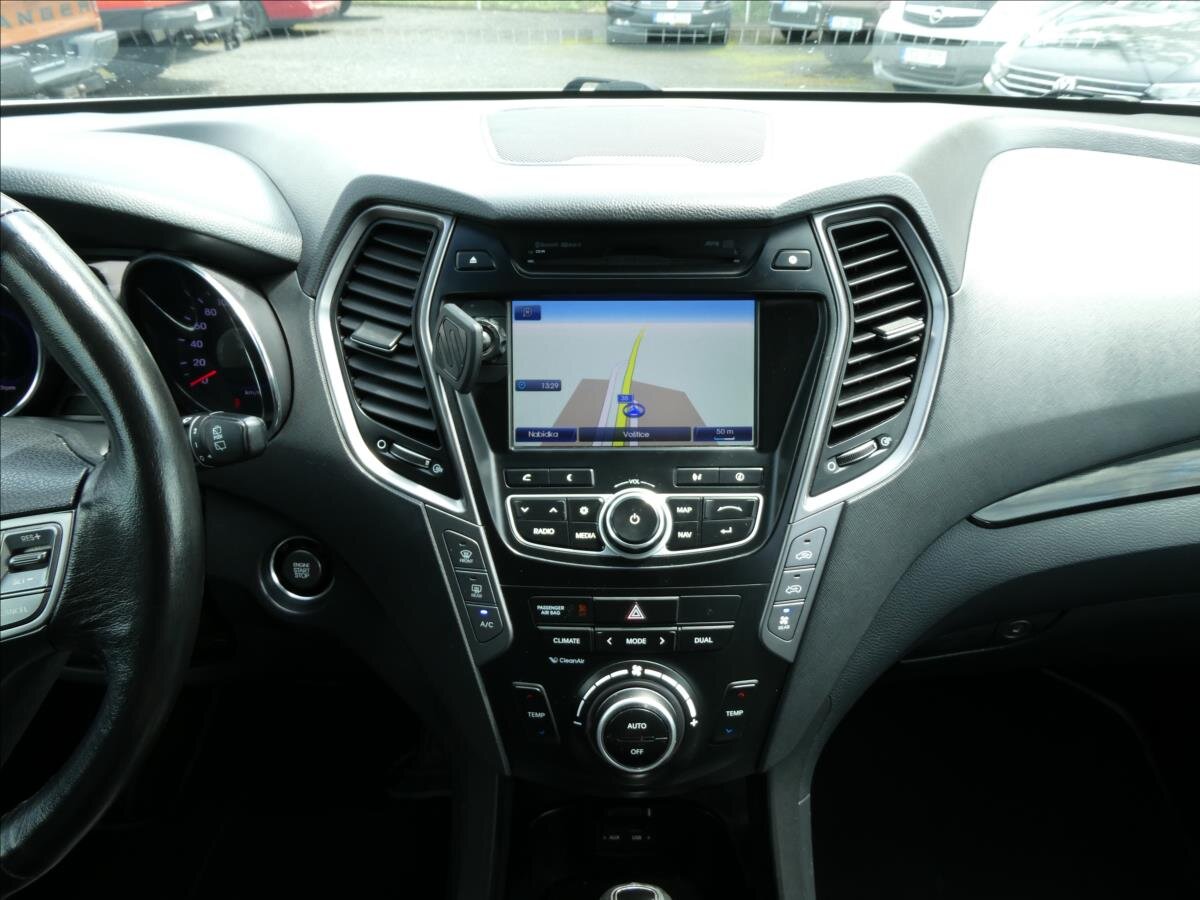 Hyundai Grand Santa Fe