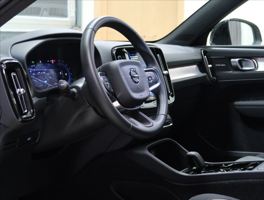 Volvo XC40 SUV 2,0 l 120 kw