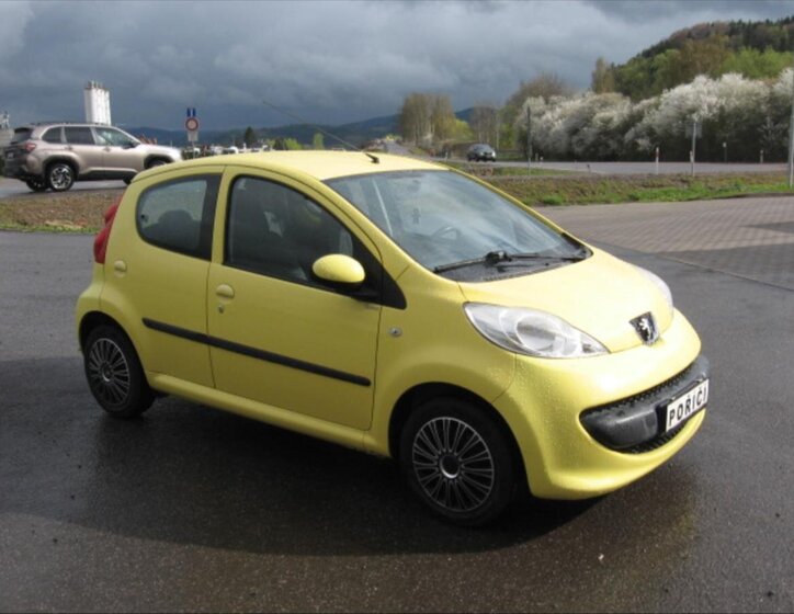 Peugeot 107 Hatchback 998,0 50 kw
