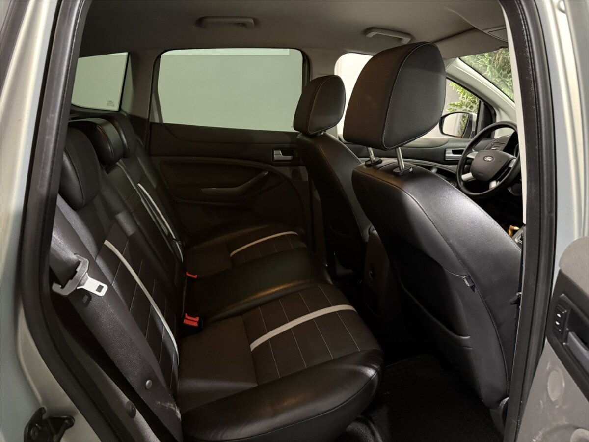 Ford Kuga SUV / Terénní 2,0 l 100 kw