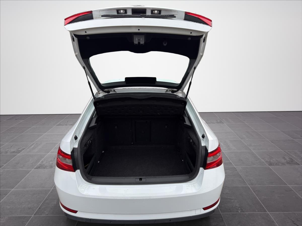 Škoda Superb Sedan / Limuzína 2,0 l 110 kw