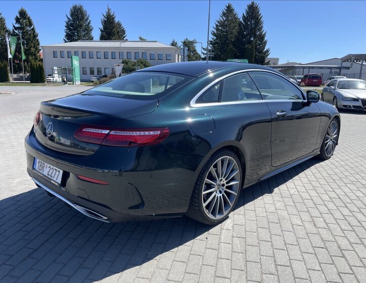 Mercedes-Benz Třídy E Kupé 2,0 l 180 kw