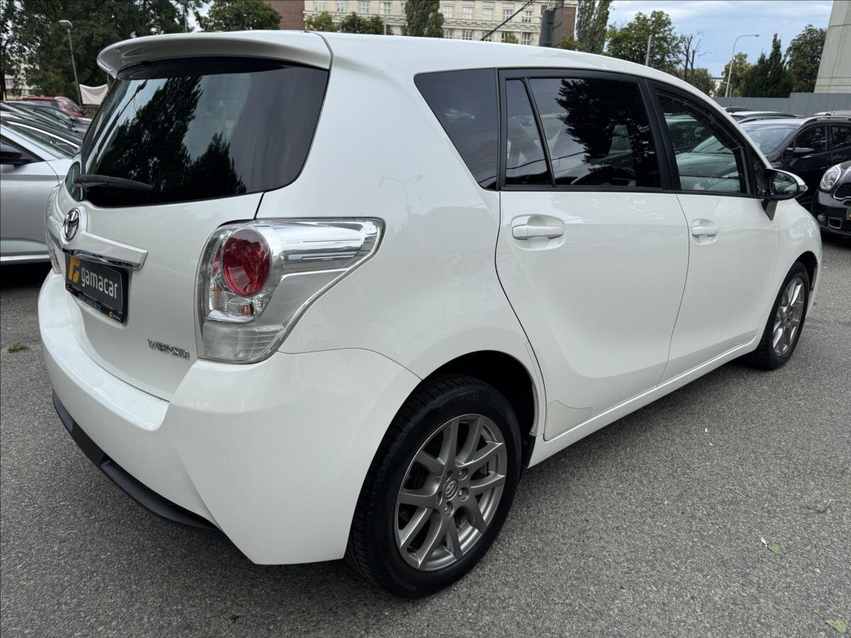 Toyota Verso MPV 2,0 l 91 kw