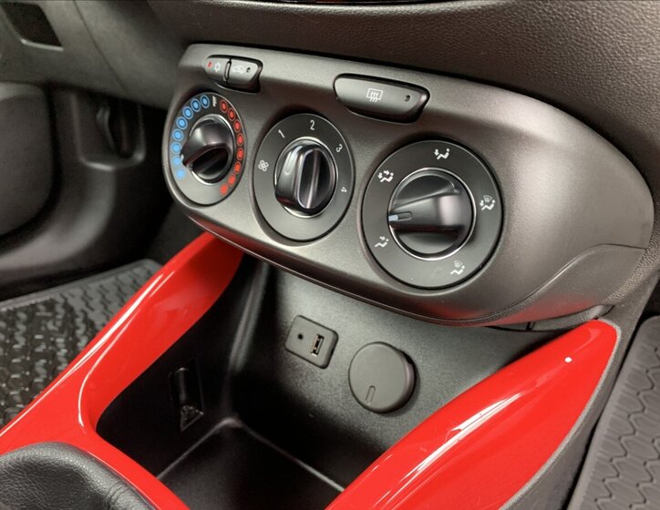 Opel Adam Hatchback 1,4 l 64 kw