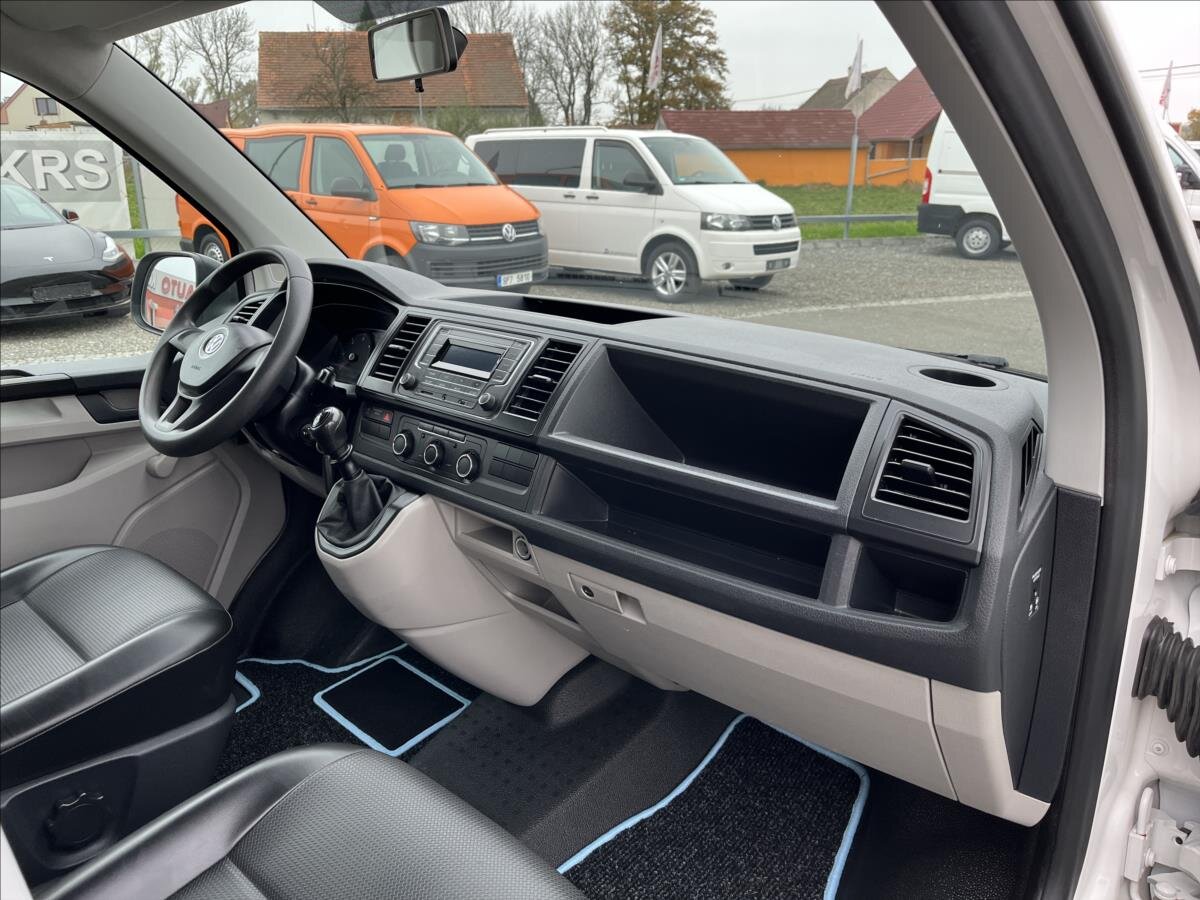 Volkswagen Transporter Kombi 2,0 l 62 kw